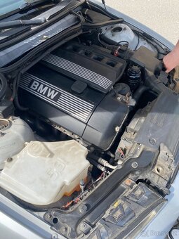 BMW e46 coupe 323i - 3