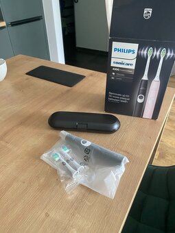 PHILIPS sonicare nový kartáček pro muže - 3