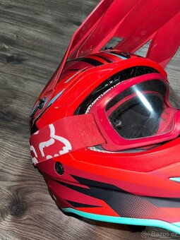 Motokrosová helma vel. XL + brýle - 3