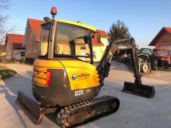 Pásový minibagr VOLVO EC27C - 3