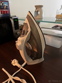 Prodám napařovací žehličku Philips – funkční, levně - 3