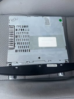 Rádio Delta 6 z VW Touareg/Multivan/ T5/7L6035195BX - 3