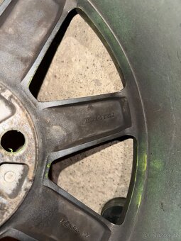 Alu kola Ford R18 - 3