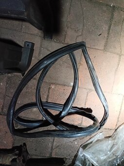 Díly na Lada Samara - různé, křídlo Foha apod. - 3