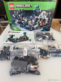 LEGO Minecraft 21246 Bitva v Deep Darku - 3