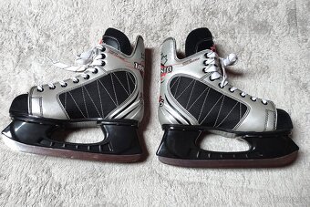 Chlapecké hokejové brusle vel. 37 - 3