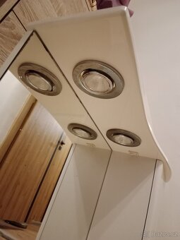 Koupelnová skříňka - 3