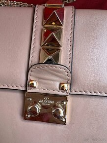 Valentino Rockstud Calfskin Chain kabelka - 3