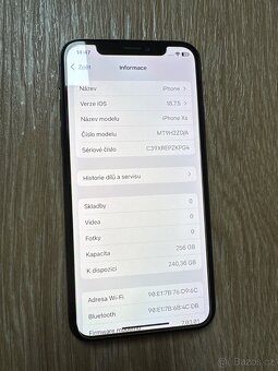 Apple iPhone Xs 256GB Černý - 3