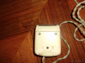 Starý holicí strojek - 3