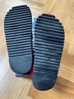 Tommy Jeans Pantofle - Bubble Cleat 2 velkost 37 - 3