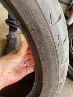 Letní pneu 225/40 R19 - 3