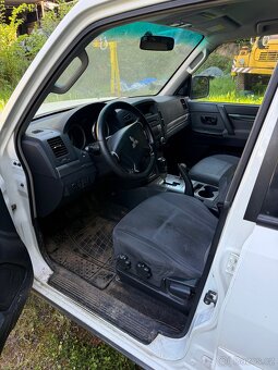 Mitsubishi Pajero - 3
