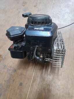 Motor do sekačky Brigs Stration - 3