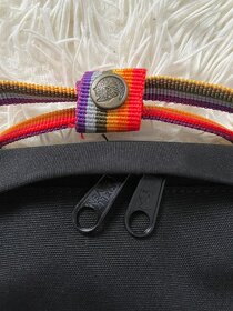 Batohy Fjällräven Kanken černý rainbow - 3