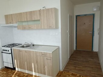 Byt 1+1 Ostrava-Svinov, ul. Evžena Rošického - 3