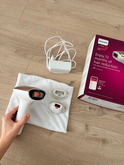 IPL epilátor Philips Lumea IPL 7000 - 3