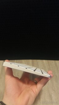 Apple Magic Keyboard (model A2450) – bezdrátová - 3