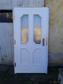 Dřevěné masivní vchodové vstupní dveře - 3