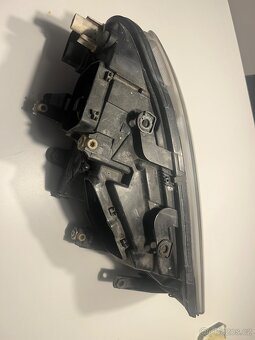 Superb 1 přední levé svetlo - 3