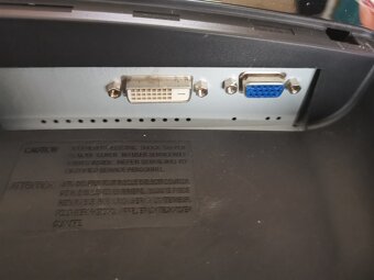 Prodám monitor Samsung SyncMaster T220 - 3