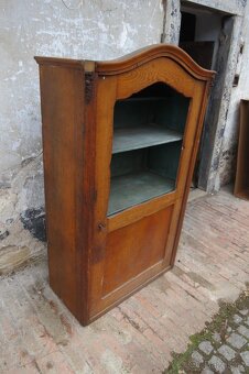 Dubová vitrína - 3
