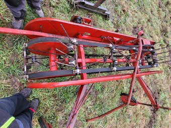 Pásový obraceč  sena - 3