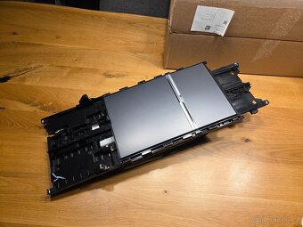 Středová konzole Tesla Model 3 - použitá - 3