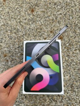 iPad AIR 4 256GB + Smart Keyboard, AirPods Pro - 3