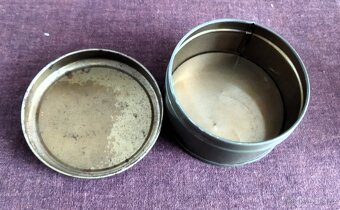 různé staré plechovky - 3