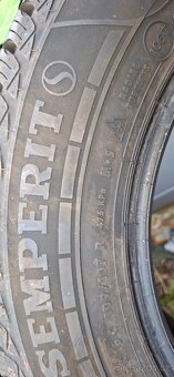 Zimní pneu 215 65 16C - 3