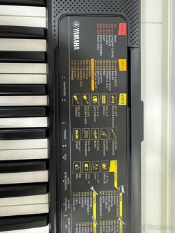 Digital keyboard Yamaha PSR FS2 - 3
