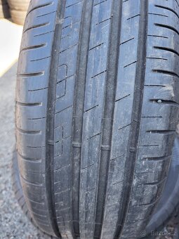 205 55 16" GoodYear EfficientGrip - 3