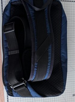 Batoh sling odolný proti krádeži Pacsafe Vibe 325 - 3