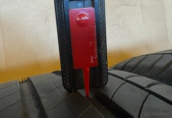 letní pneu 215/60-17 Michelin - 3