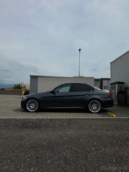 BMW e90 325i manual - 3