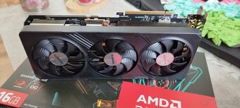 GIGABYTE AMD Radeon Rx7800xt - 3