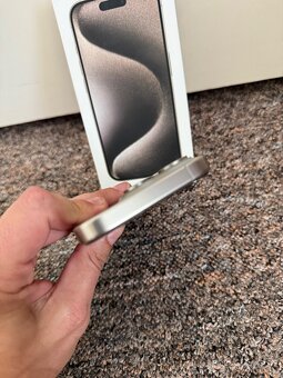 Apple iPhone 15 Pro 128gb Natural. 2 roky zaruka. TOP stav. - 3