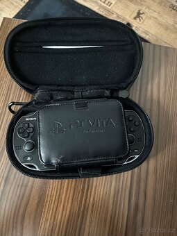 Prodám Playstation Vita. Jako nová - 3