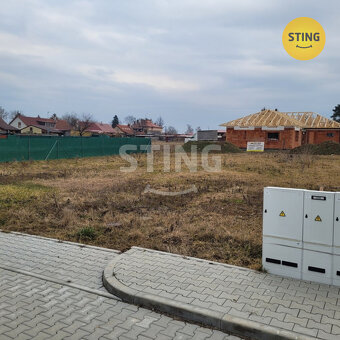 Prodej stavebního pozemku 730 m2, 132925 - 3