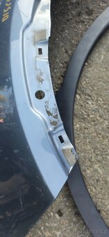 Levy predni blatnik land rover discovery 5 L462 - 3