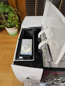 Jura Impressa J9.2 One Touch Pianowhite - 3