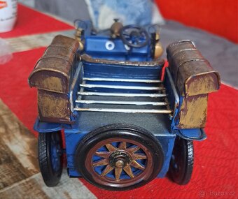 Plechové staré autíčko - 3