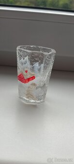 Stará skleněná karafa a panáky - 3