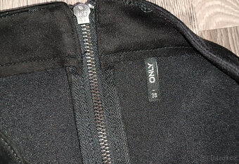 Dámská černá sukně Only - vel. M - 3