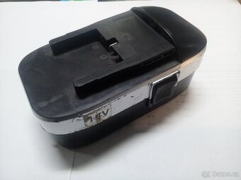 Nabíječka k AKU 18V. - 3