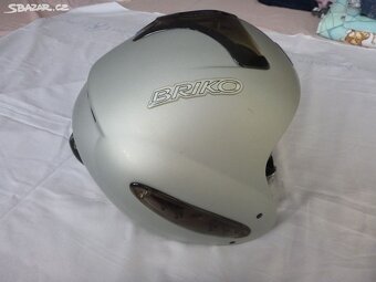 Helma lyžařská 9-10let - 3