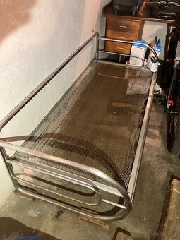 Funkcionalistický kovový gauč chrom - 3