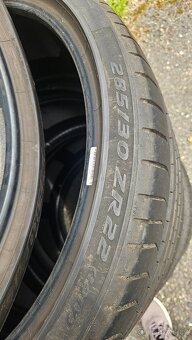 285/30R22 - 3
