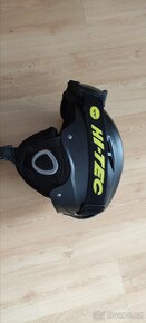 Prodám lyže Atomic délka 180 cm,hůlky Leky, přilba - 3
